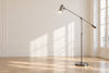 Lampe industrielle sur pied