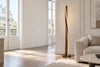 Lampe en bois sur pied