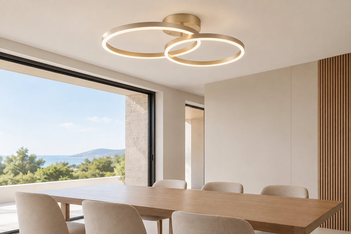 Plafonnier LED dans un intérieur lumineux, sous une lumière naturelle Image