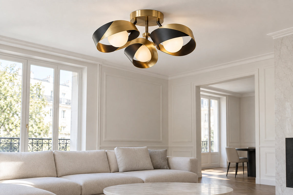 Plafonnier original dans un intérieur lumineux, sous une lumière naturelle