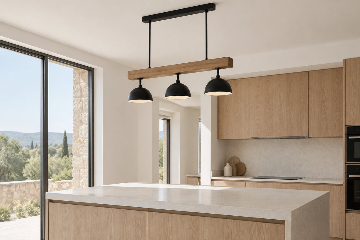 Suspension bois et métal dans un intérieur lumineux, sous une lumière naturelle