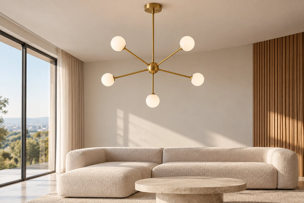 Suspension étoile dans un intérieur lumineux, sous une lumière naturelle