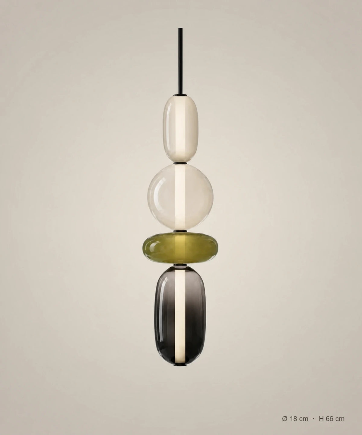 Suspension 4 perles opale, olive et fumé sur fond studio grège, Ø 18 cm, H 66 cm