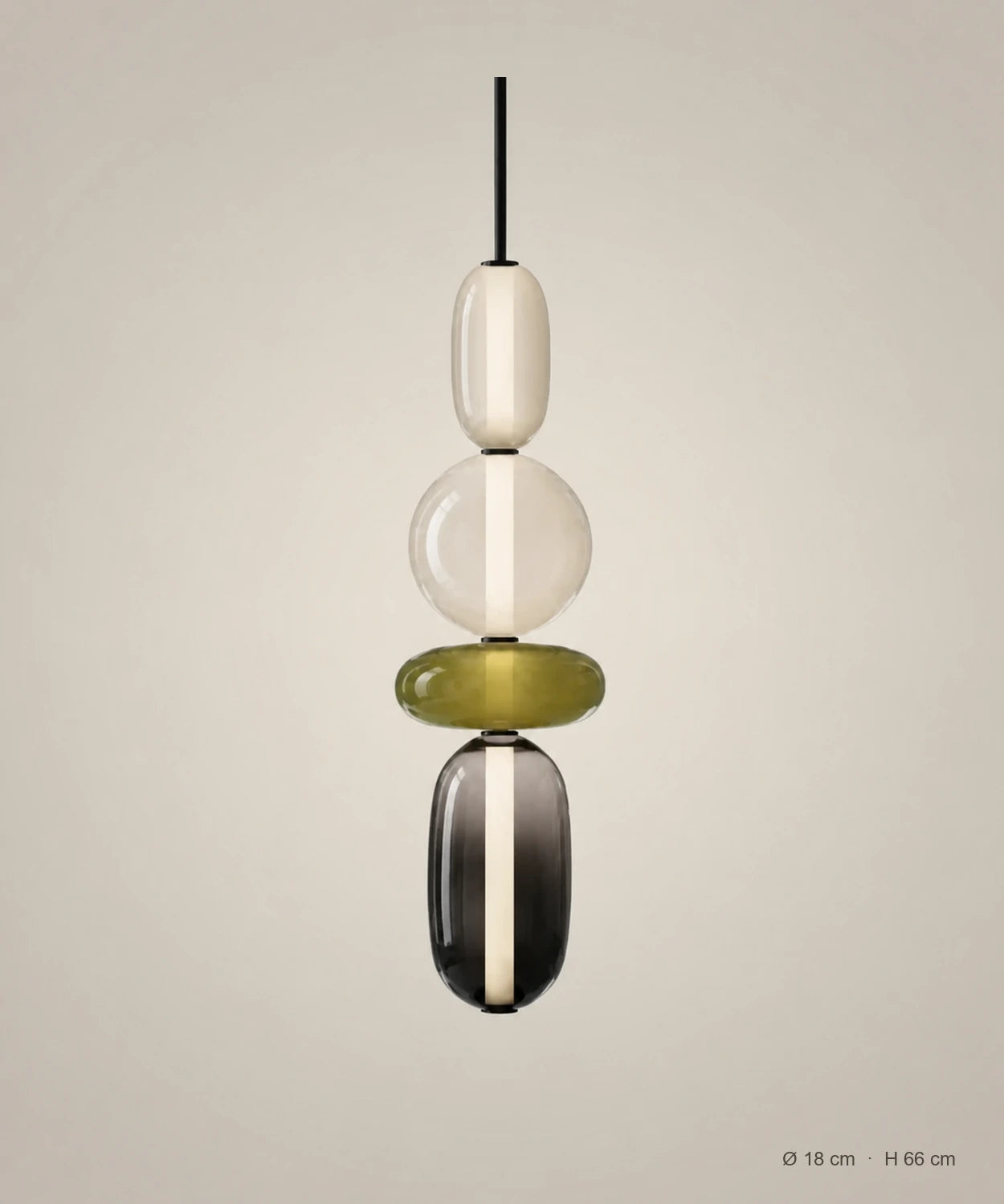 Suspension 4 perles opale, olive et fumé sur fond studio grège, Ø 18 cm, H 66 cm