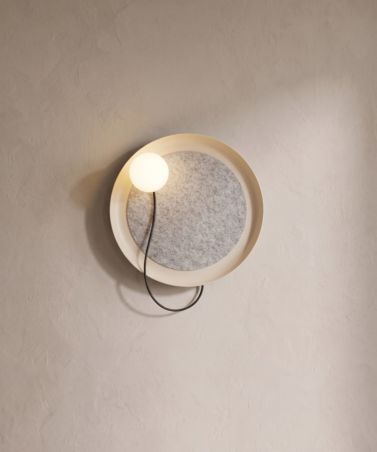 Applique murale à disque blanc crème et boule en verre dépoli
