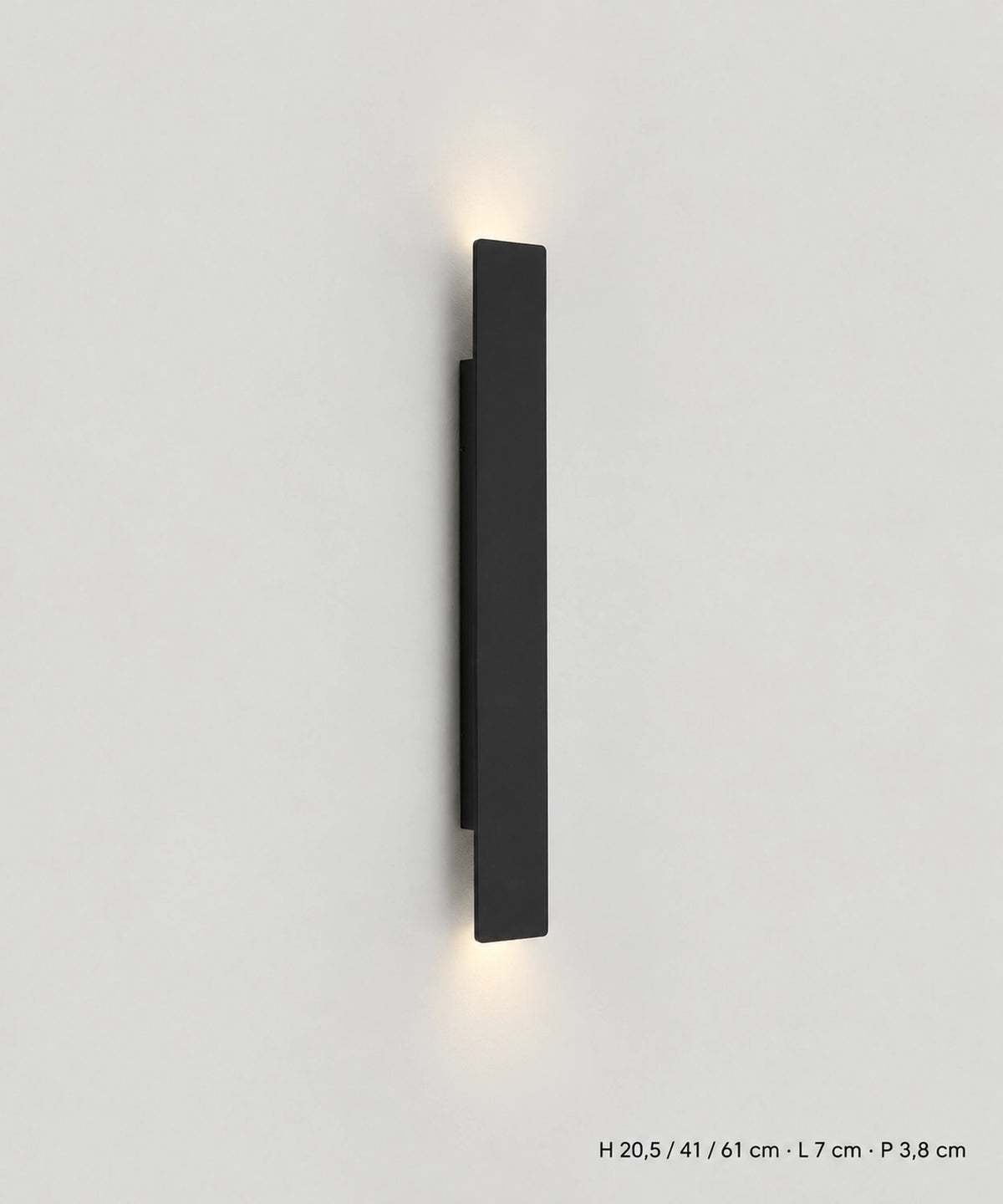 Applique noire avec hauteurs de 20,5, 41 et 61 cm, largeur 7 cm et profondeur 3,8 cm