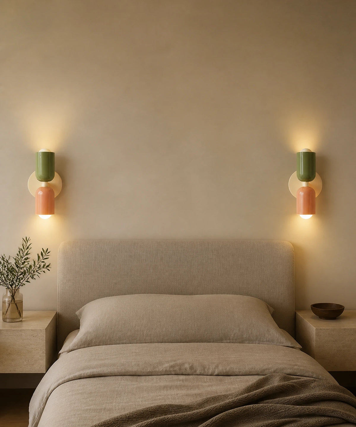 Applique murale double à dômes laqués dans une chambre