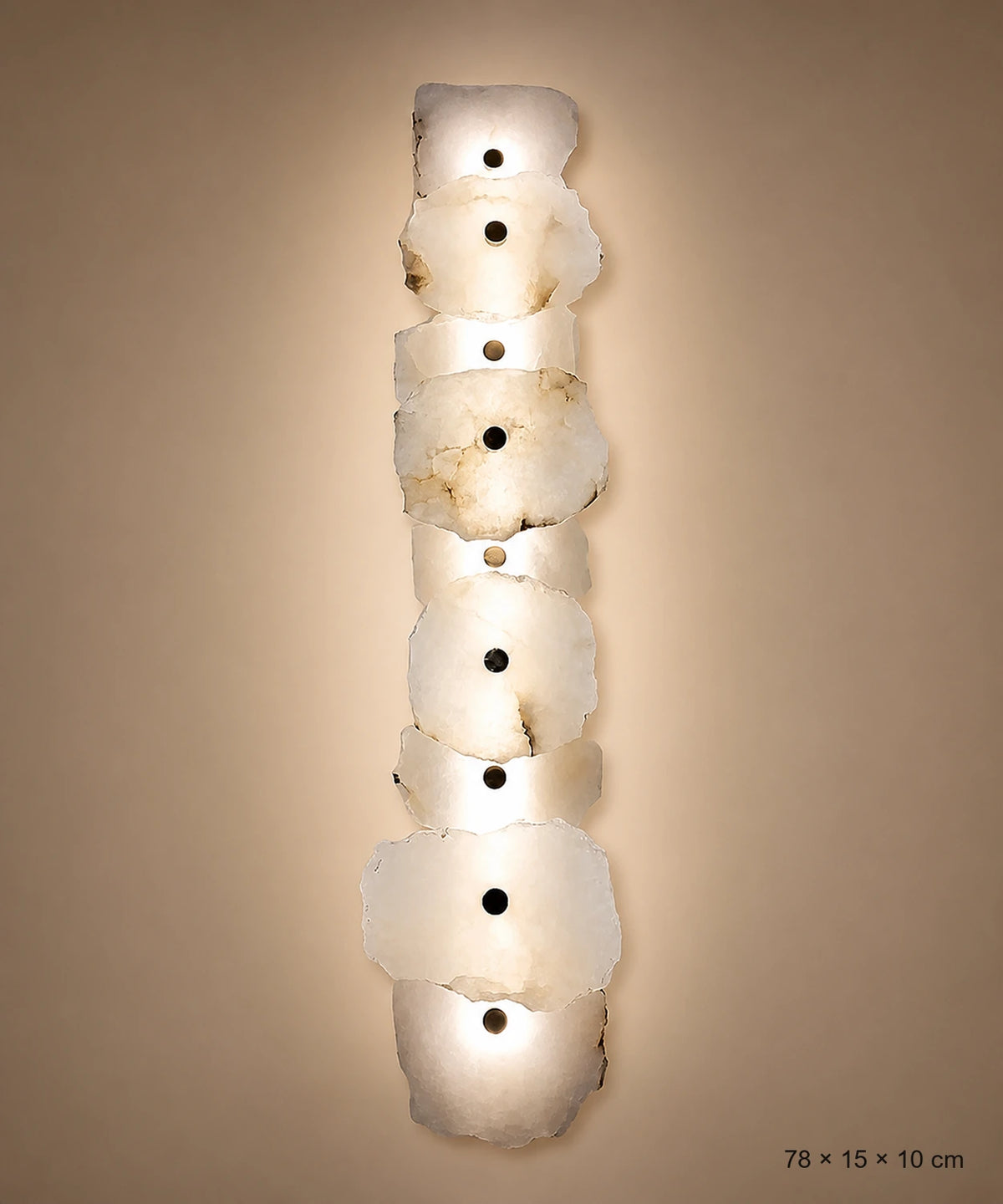 Applique murale en marbre blanc à neuf plaques, 78 cm de haut, sur barre de laiton