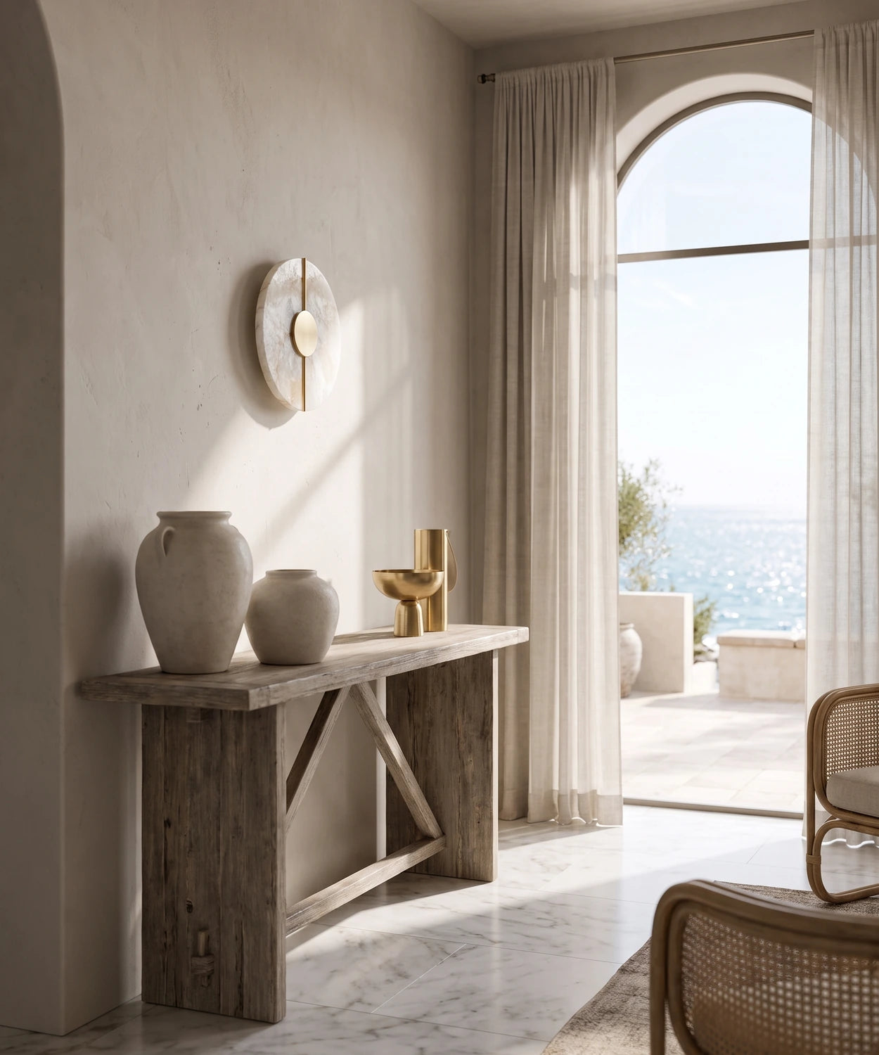 Applique en pierre veinée au-dessus d'une console, échappée sur la mer Image