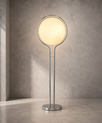 Lampadaire à boule opaline sur pied chromé