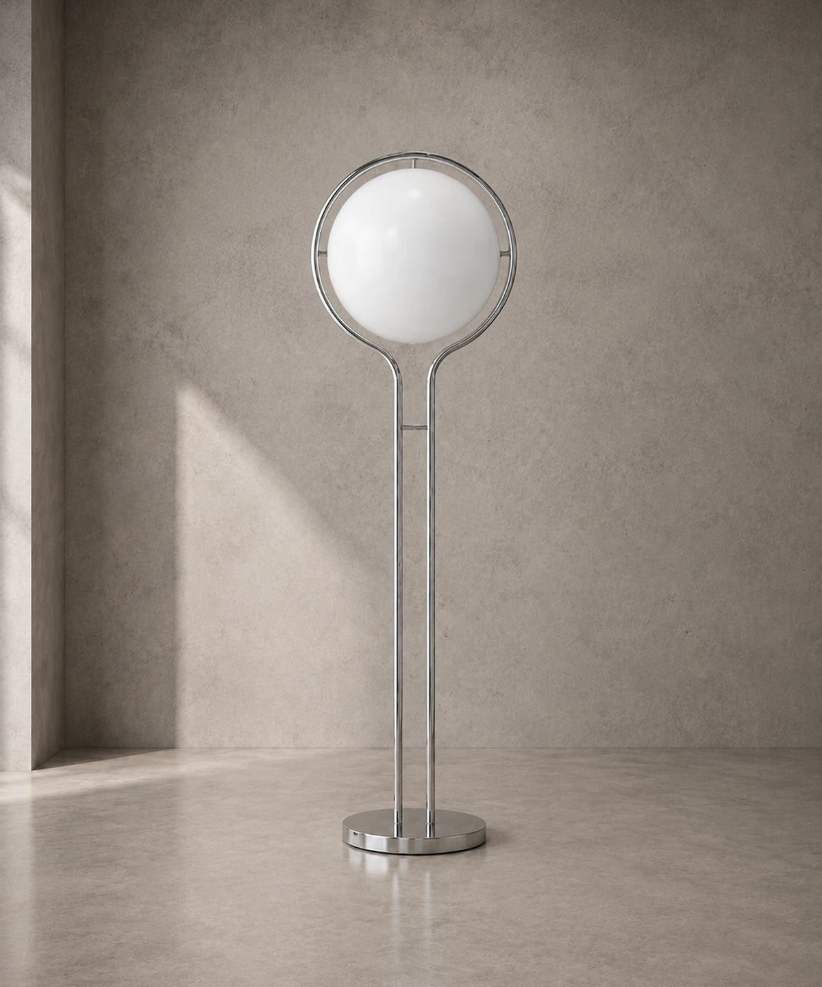 Lampadaire boule opaline, globe blanc éteint sur pied chromé de 120 cm