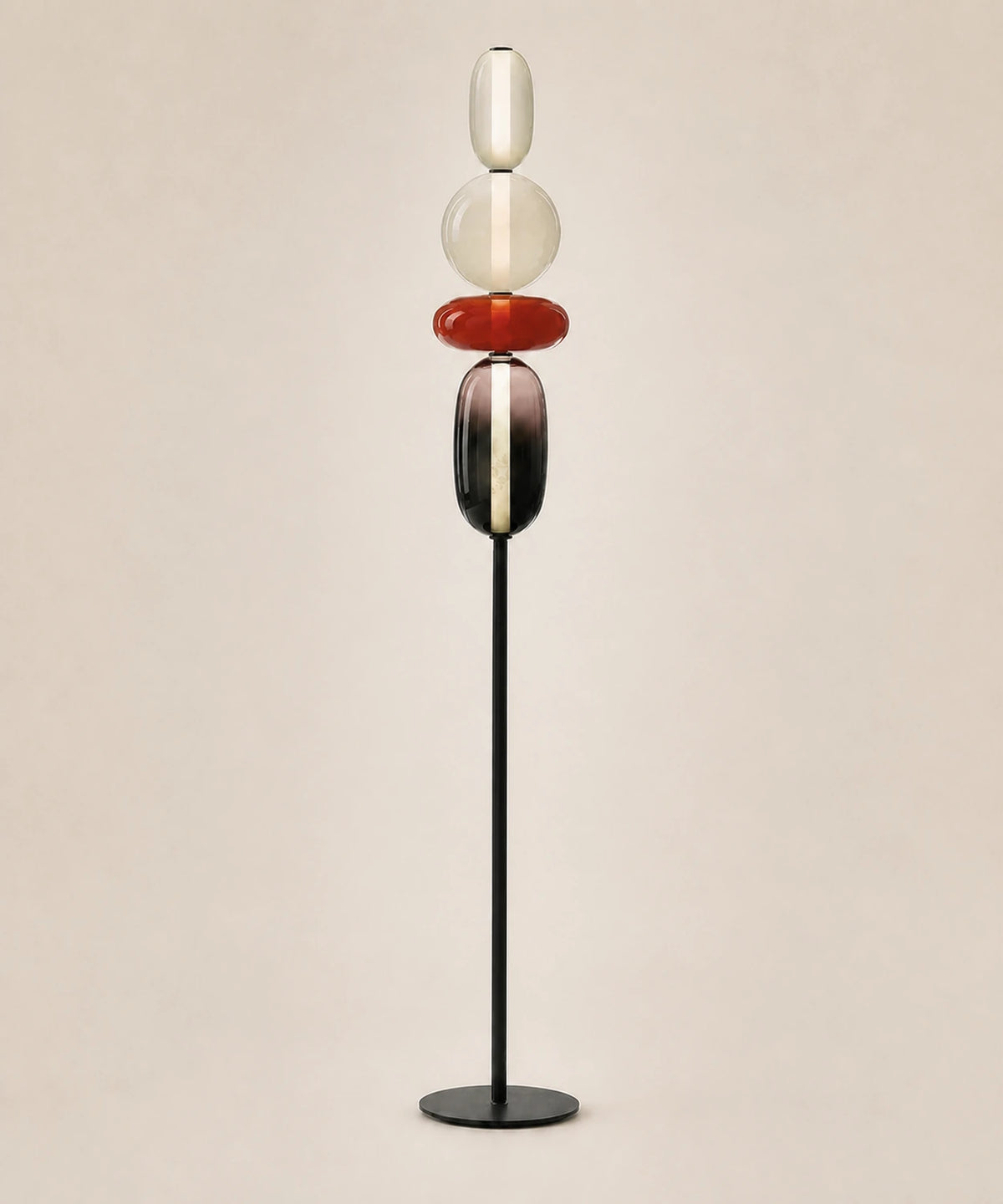 Lampadaire à quatre boules de verre teinté, accord C, dominante rouge