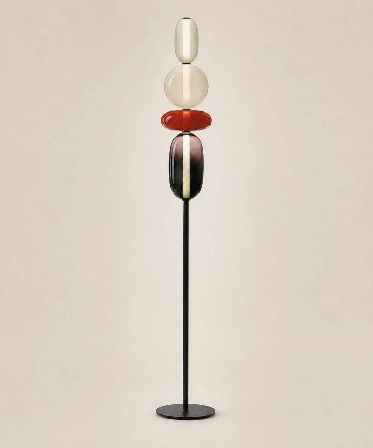 Lampadaire à quatre boules de verre teinté, accord C, dominante rouge