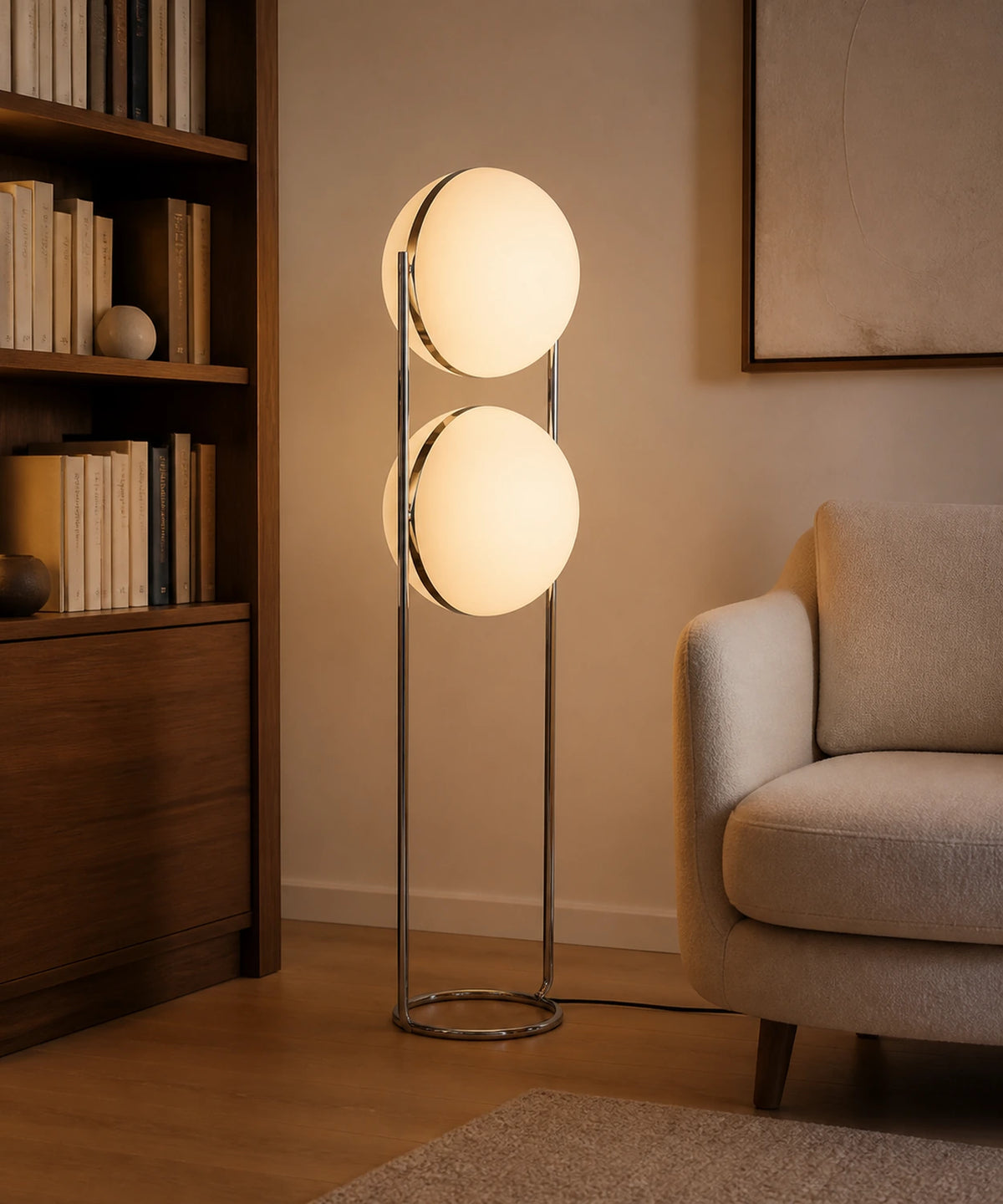 Lampadaire à deux boules opalines dans un coin lecture