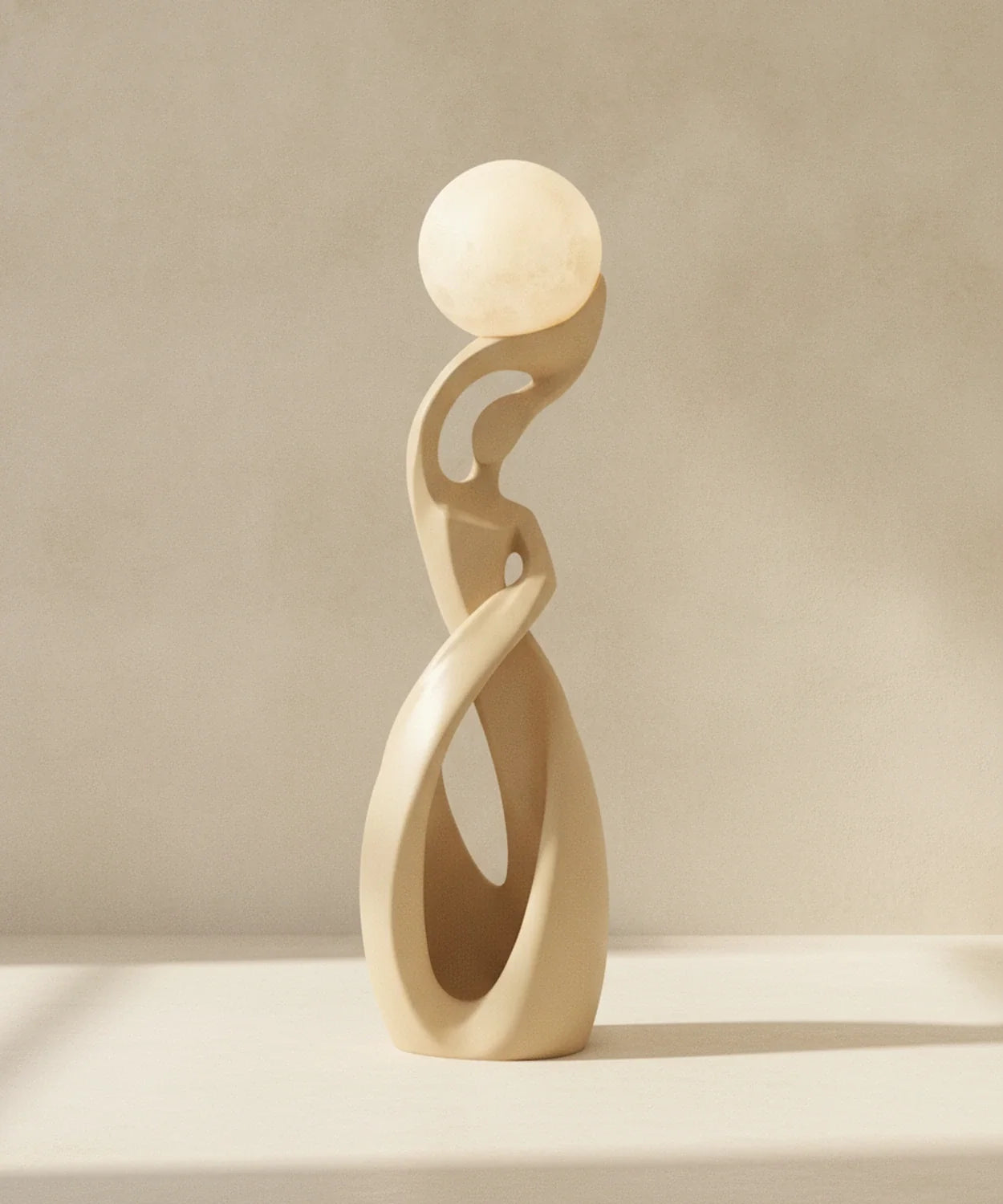 Lampadaire sculpture finition sable mat, sphère lune allumée, hauteur 82 cm