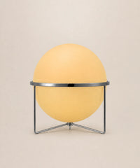 Lampe à poser à boule opaline, e et jaune