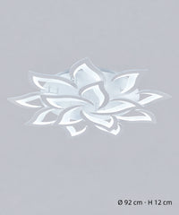 Plafonnier lotus blanc à 14 pétales, dimensions indiquées de 92 cm de diamètre et 12 cm de hauteur