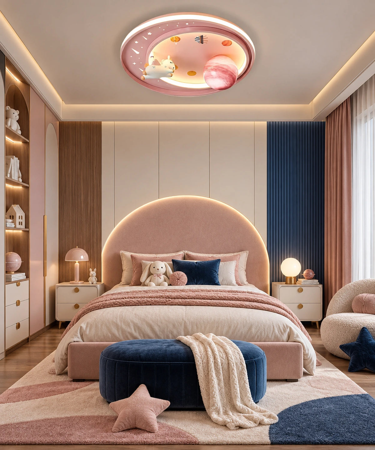 Plafonnier licorne et planète dans une chambre rose et bleue