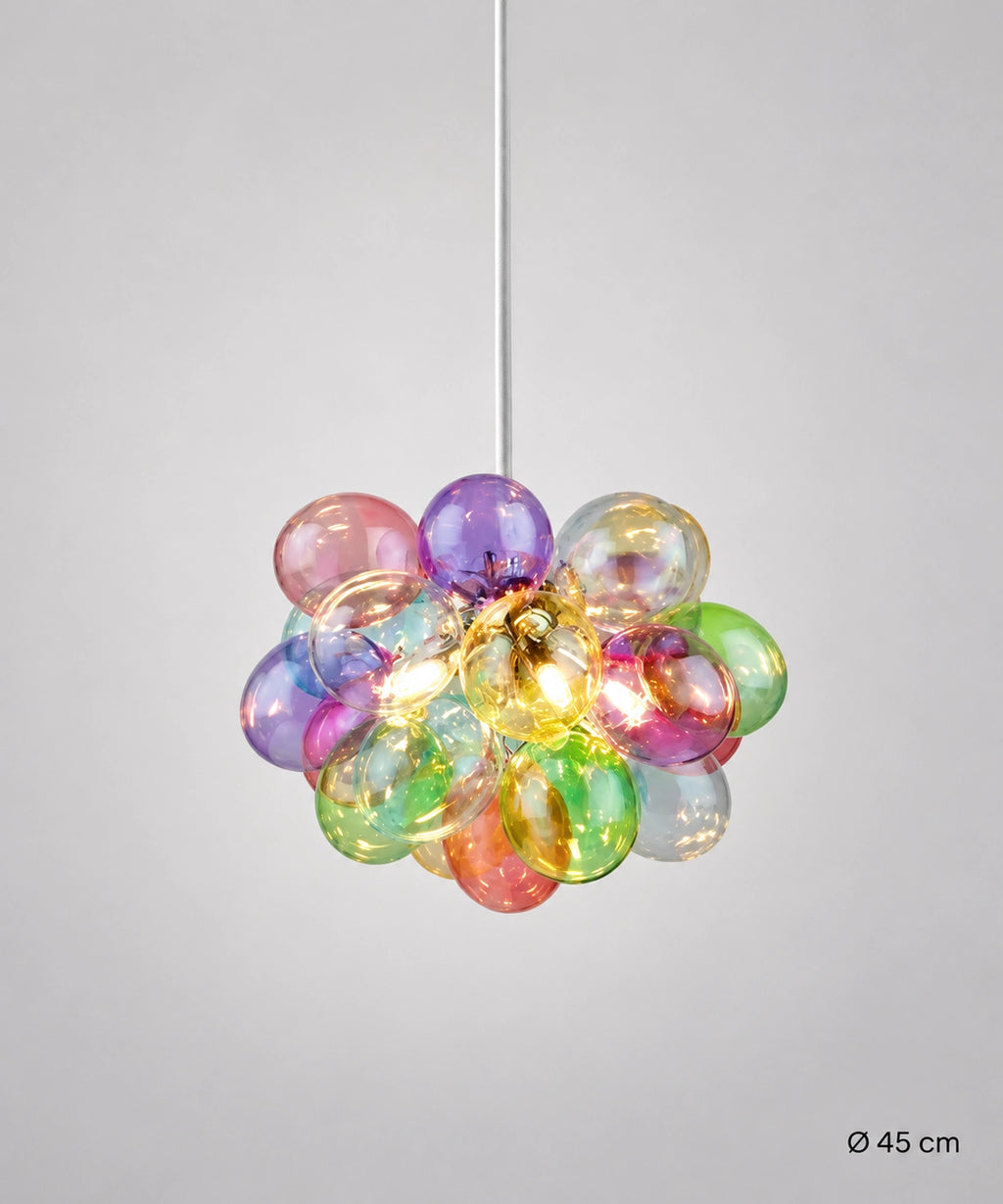 Suspension en verre multicolore 24 bulles, diamètre 45 cm, sur fond studio