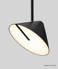 Cône de la suspension noire, diamètre 20 cm et hauteur 15 cm