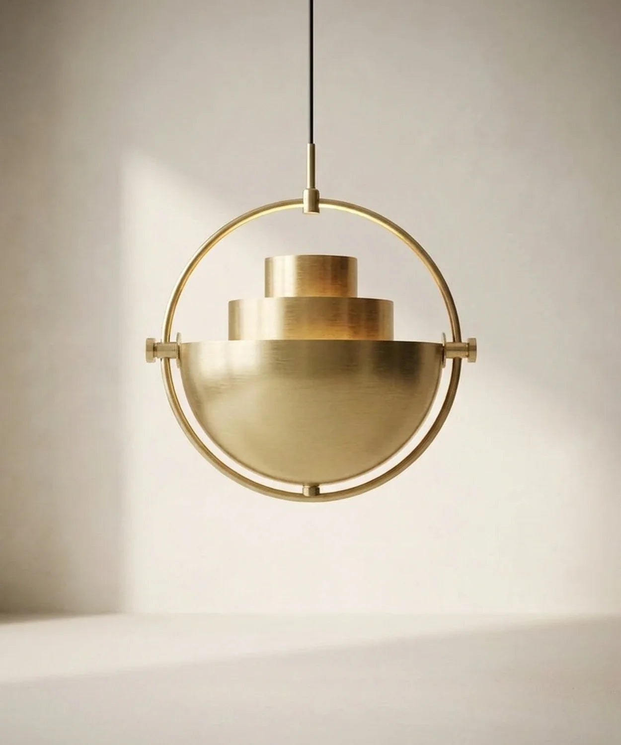 Suspension demi sphere orientable, calotte retournee en bol, diffuseur etage au-dessus