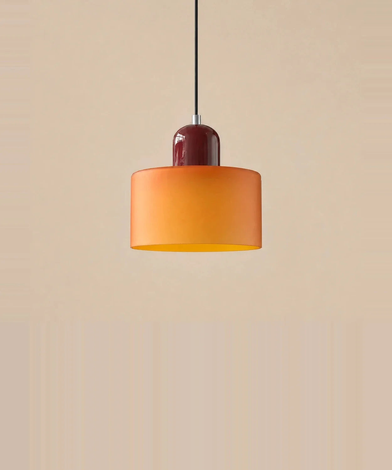 Suspension cylindre en verre orange et culot bordeaux laqué