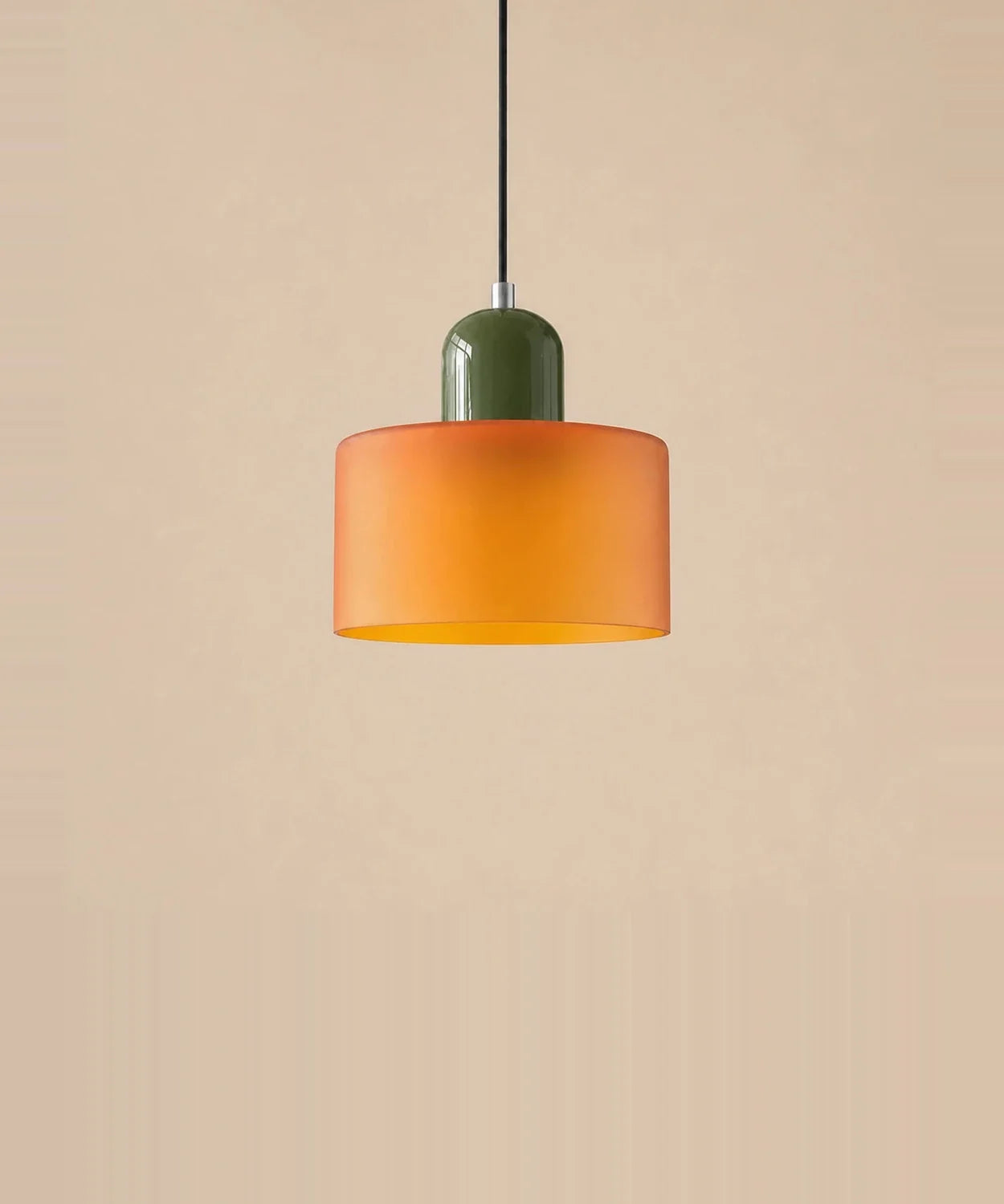 Suspension cylindre en verre orange et culot vert sauge laqué