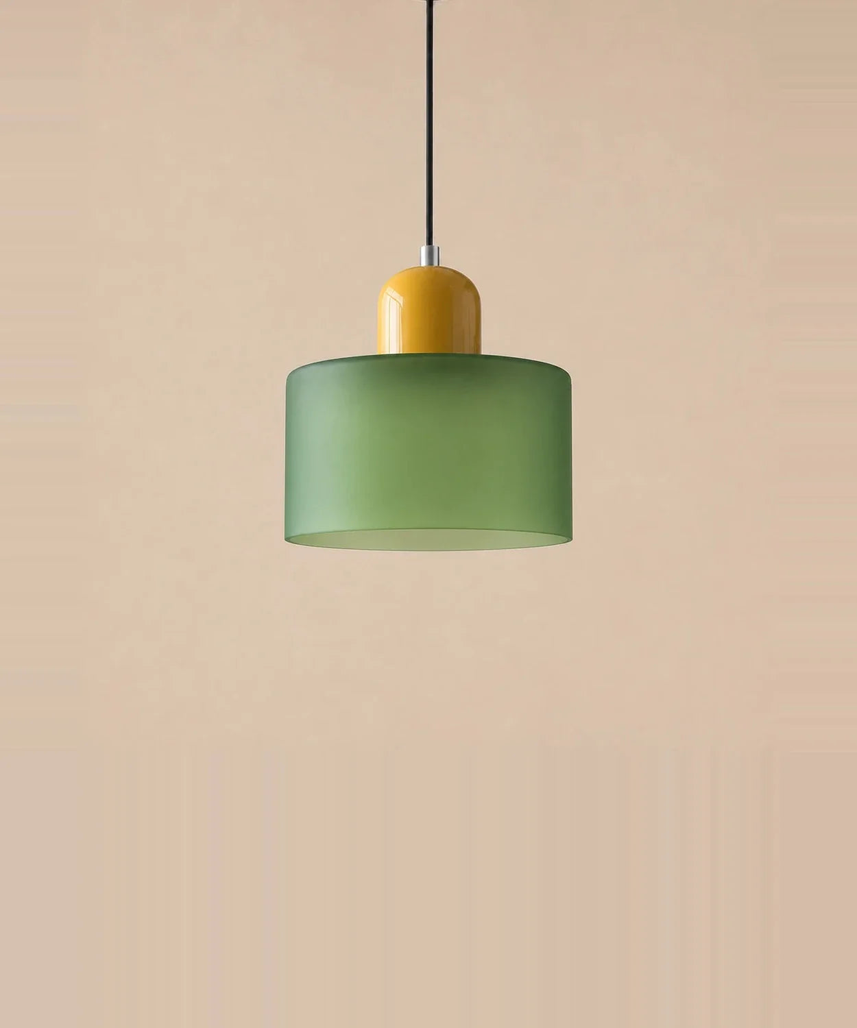 Suspension cylindre en verre vert dépoli et culot jaune moutarde laqué