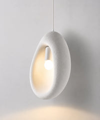 Suspension luminaire galet blanche, galet A de 25 cm, ampoule visible par l’ouverture