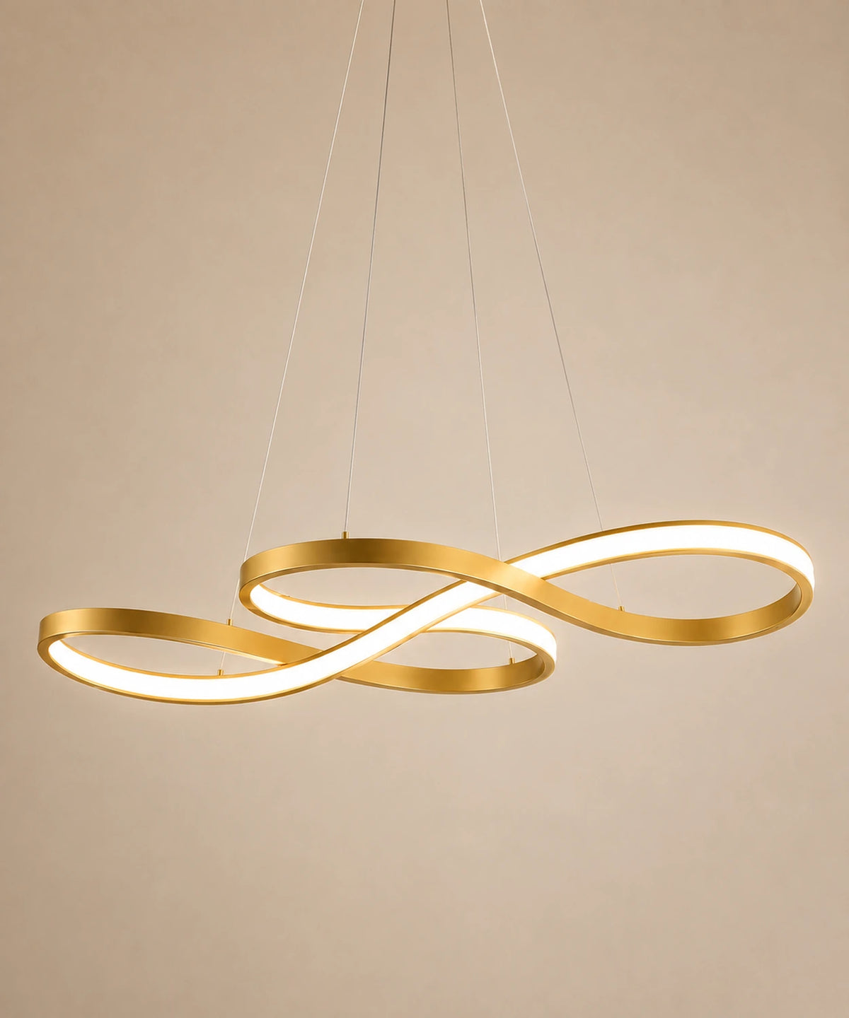 Suspension luminaire LED dimmable en ruban or brossé replié en boucle infinie, allumée