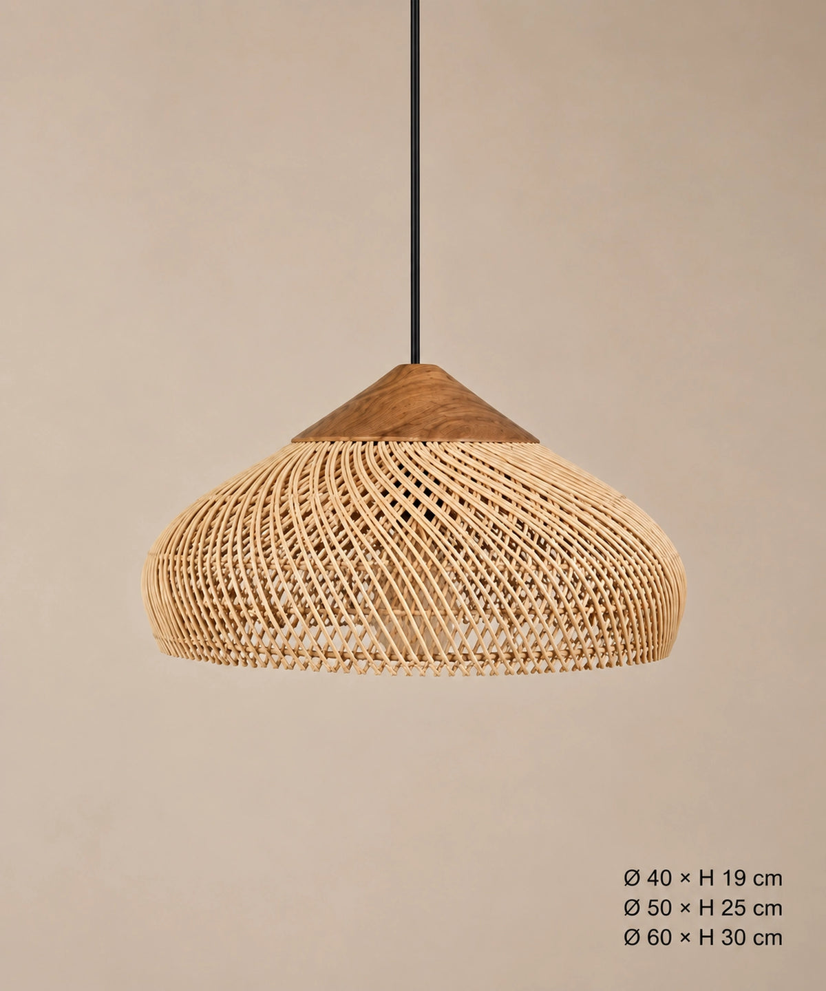 Suspension dôme en rotin naturel et bois, dimensions Ø40 × H19, Ø50 × H25 et Ø60 × H30 cm