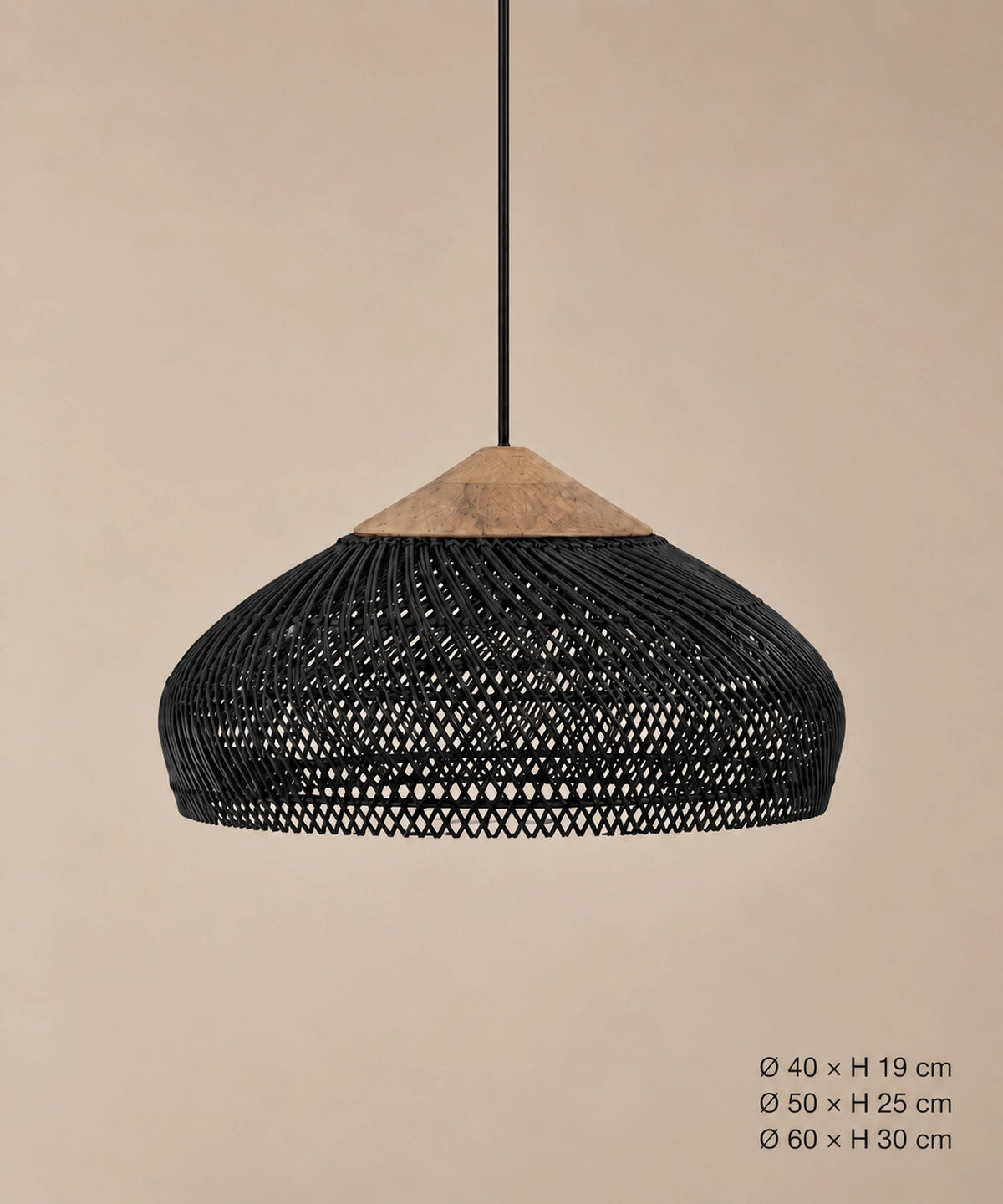 Suspension dôme en rotin noir et bois, dimensions Ø40 × H19, Ø50 × H25 et Ø60 × H30 cm