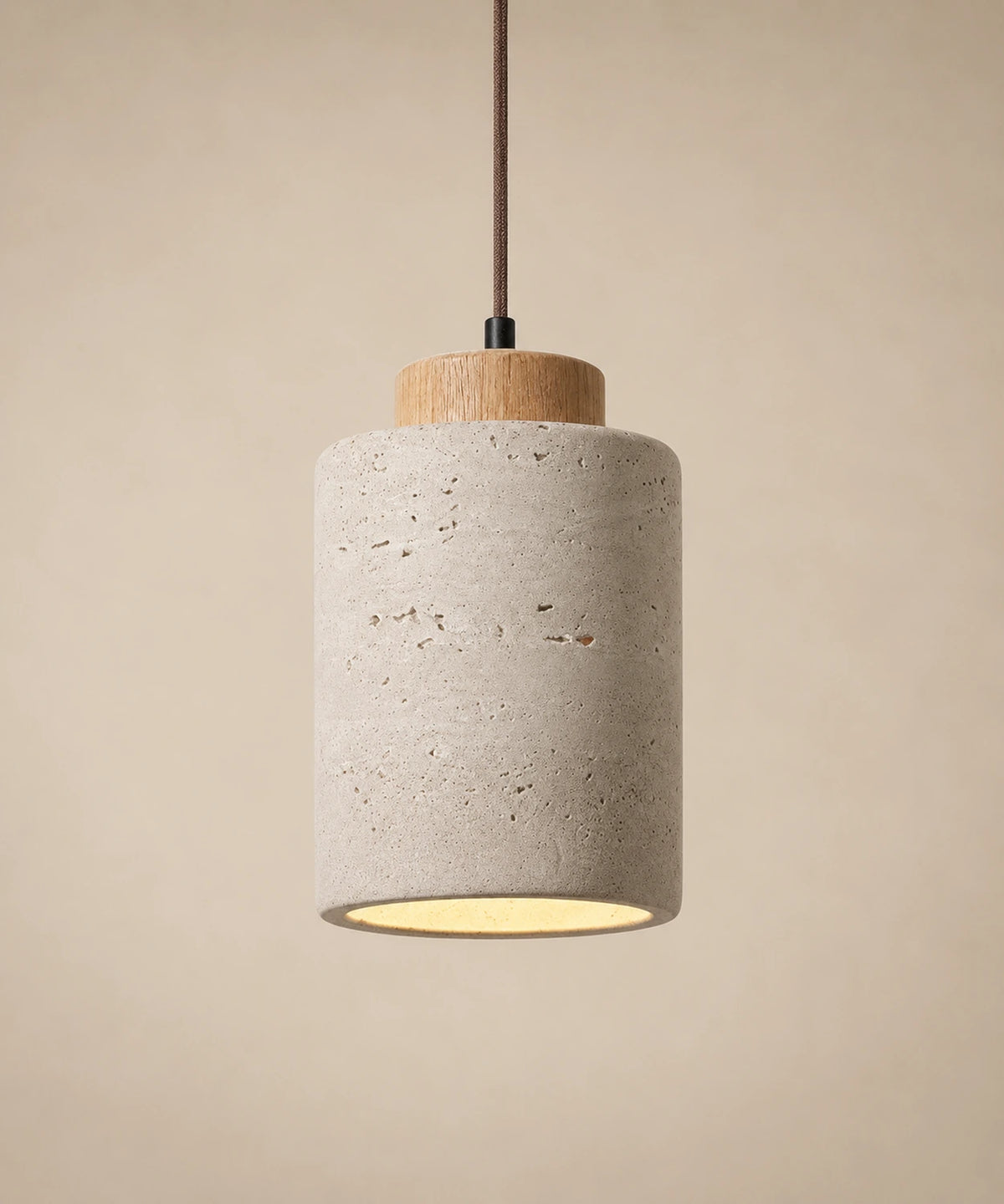 Suspension luminaire travertin en cylindre de 11 cm, chapeau en bois clair