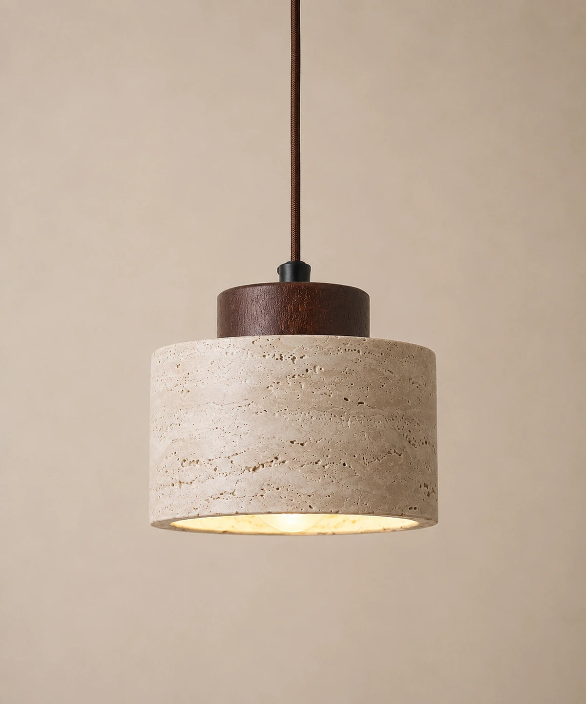 Suspension en travertin en tambour de 12 cm, chapeau teinté noyer, câble textile brun