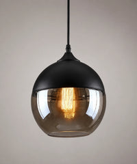Suspension luminaire verre ambré en boule de 20 cm, capuchon noir mat, ampoule à filament