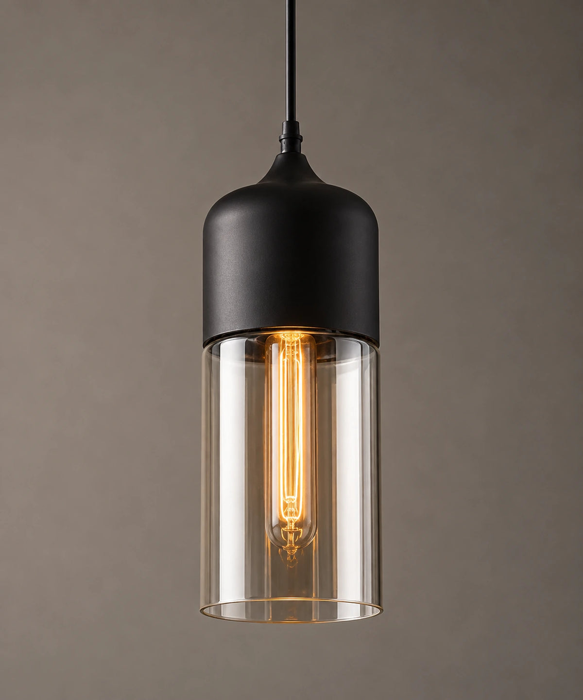 Suspension luminaire verre ambré en cylindre de 12 cm, capuchon noir mat