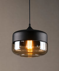 Suspension en verre ambré en tambour de 25 cm, capuchon noir mat, allumée