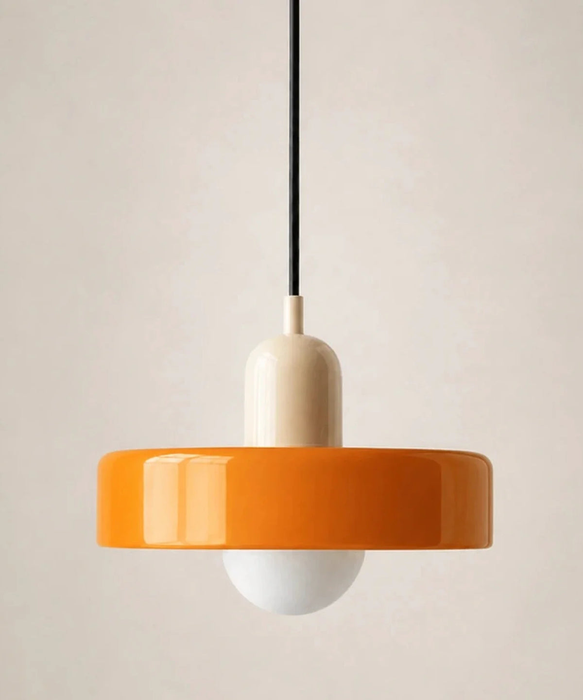 Suspension à disque de verre orange, culot crème, ampoule globe opaline E27