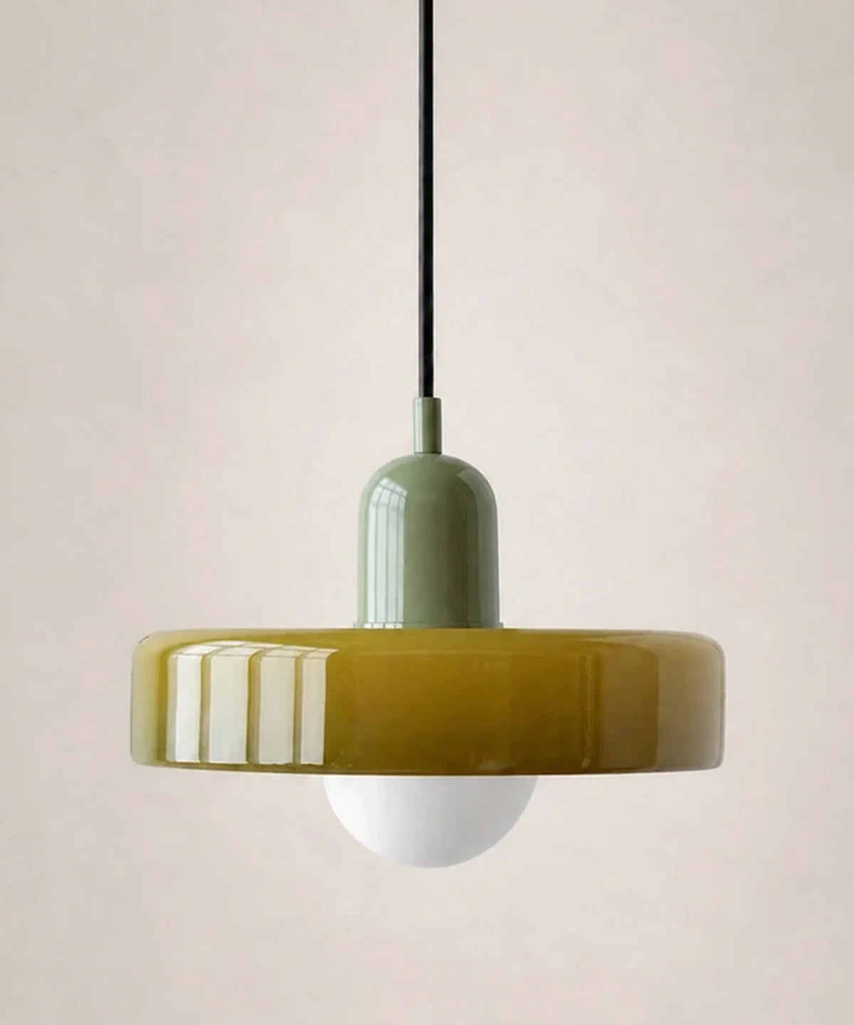 Suspension à disque de verre vert olive, culot vert sauge, ampoule globe opaline E27
