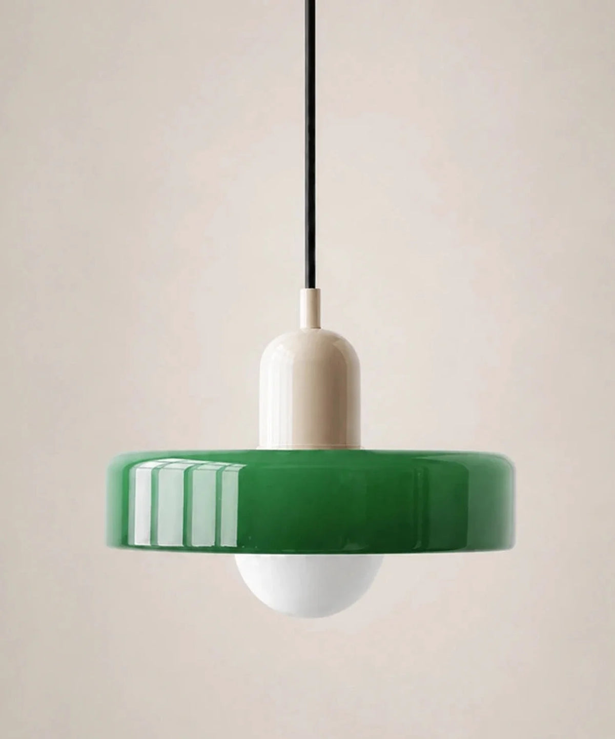 Suspension à disque de verre vert prairie, culot crème, ampoule globe opaline E27
