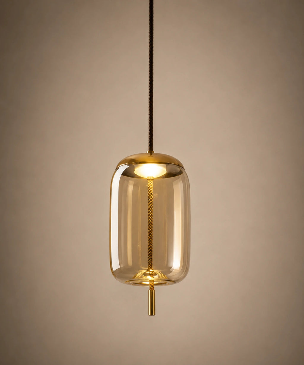 Suspension luminaire verre soufflé cognac, cylindre 18 cm à capuchon doré