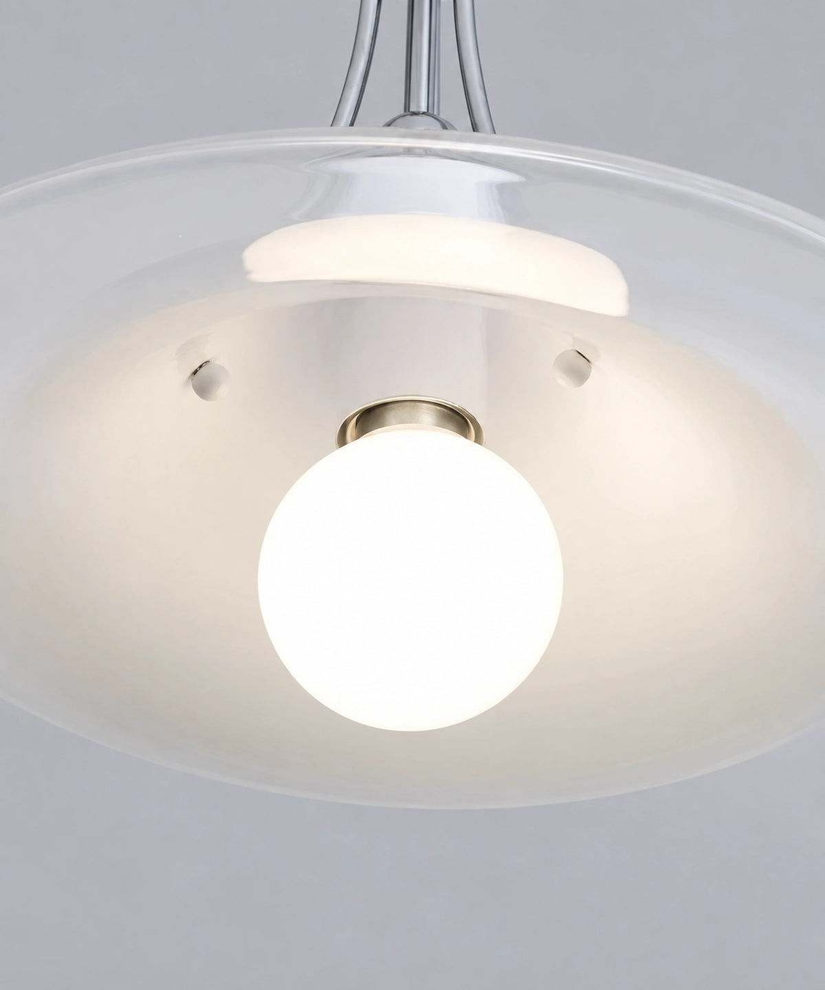 Vue de dessous de la coupe en verre et du culot E 27