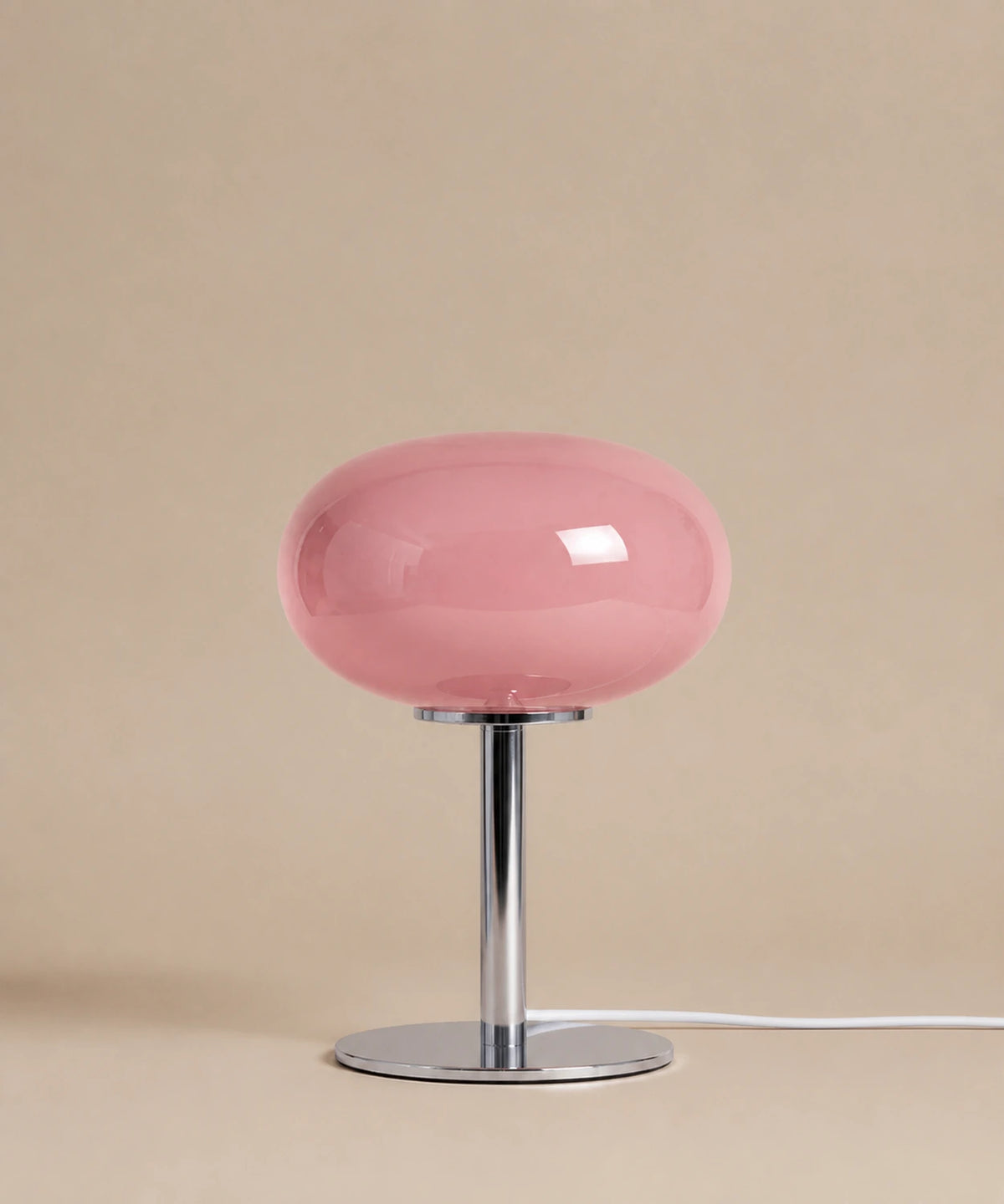 Lampe de chevet en verre soufflé, finition rose poudré, éteinte